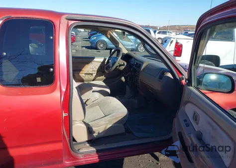 2002 Toyota Tacoma from USA, damaged, VIN 5TEVL52N82Z143381